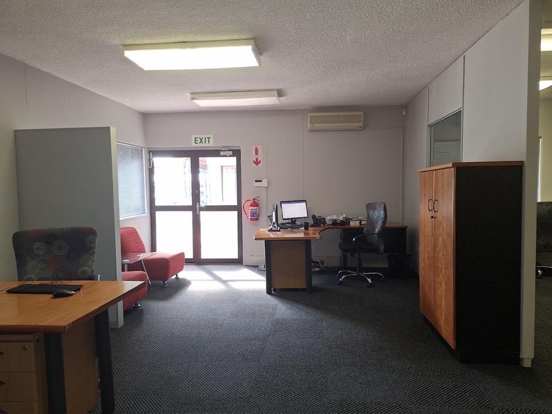 To Let Commercial Property for Rent in Newton Park Eastern Cape
